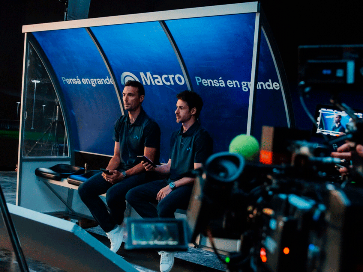 Campaña realizada para Banco Macro con la participación del cuerpo técnico de la selección Argentina, Lionel Scaloni y Pablo Aimar en Cacodelphia Studios.